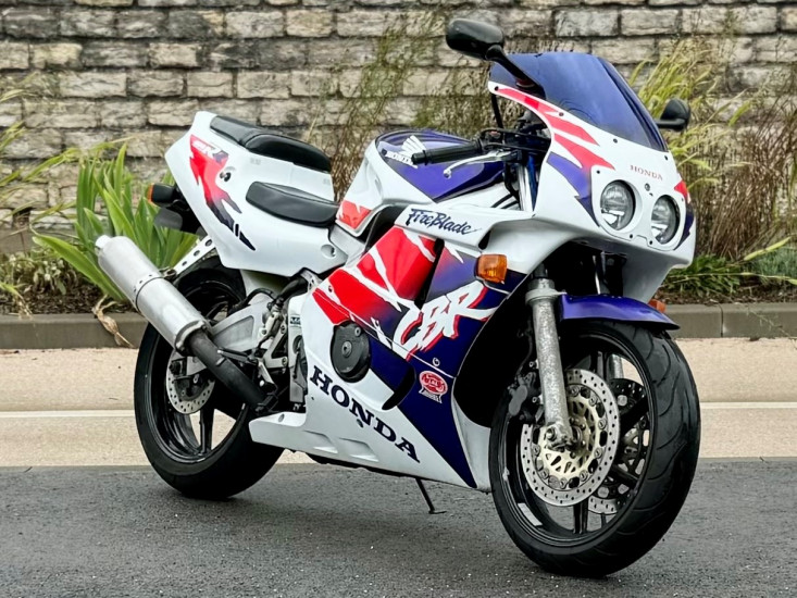 HONDA CBR 400RR - FRANOIS